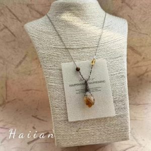 Amber Stone Point Necklace